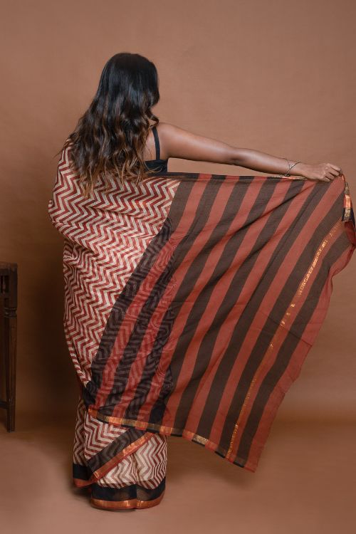 ICH Light & Breezy Bagru Hand Block Printed Kota Doria Saree - Red Zigzags