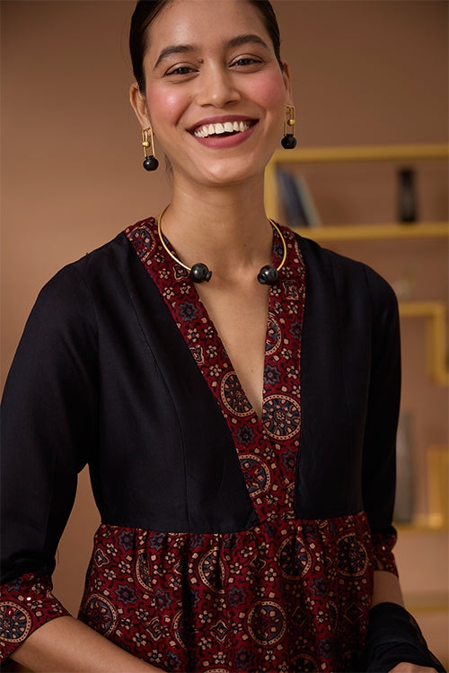 Kabbish'S Kalash Choker Of Black Pottery