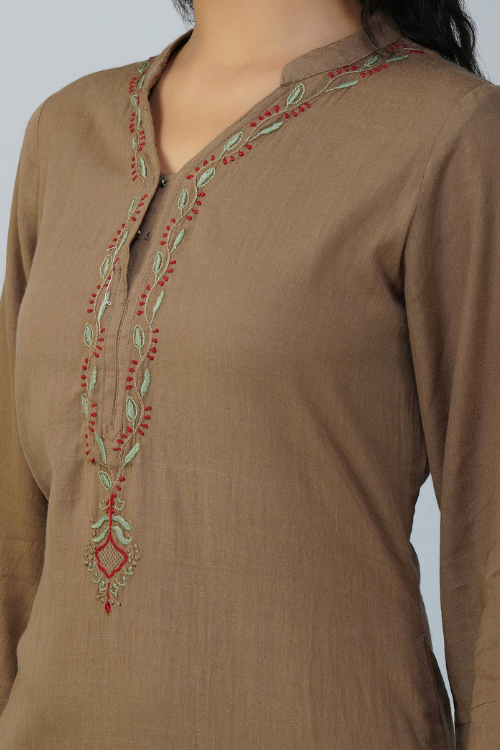 Phae Tanvi Co-Ord Set In Hand Spun Fabricwith Hand Chikankari