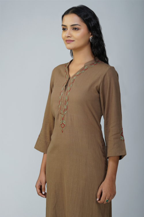 Phae Tanvi Co-Ord Set In Hand Spun Fabricwith Hand Chikankari