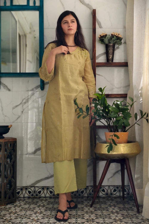 Phae Ira Co-Ord Set In Green Gold