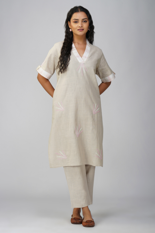 Phae Saachi Slub Cotton Kurta With Hand Chikankari