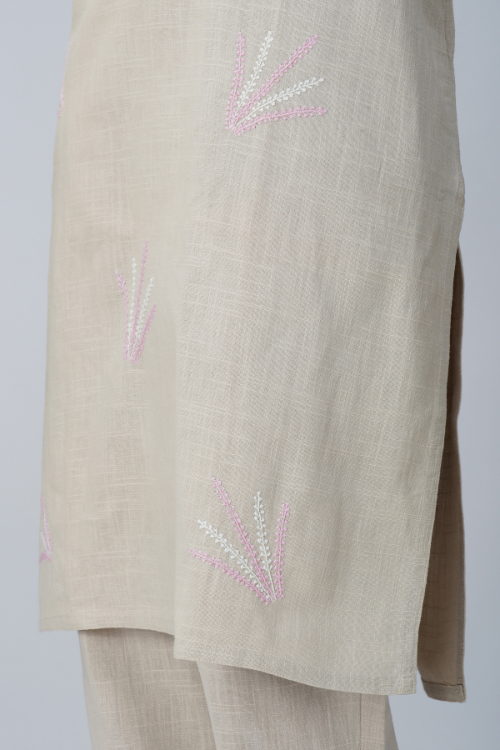 Phae Saachi Slub Cotton Kurta With Hand Chikankari
