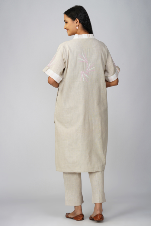 Phae Saachi Slub Cotton Kurta With Hand Chikankari