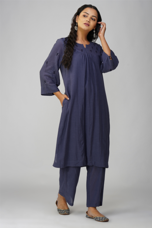 Phae Aaria Co-Ord Set In Cotton Crinkle With  Chikankari & Mukaish