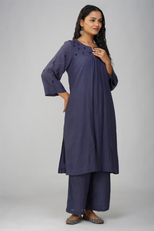 Phae Aaria Co-Ord Set In Cotton Crinkle With  Chikankari & Mukaish