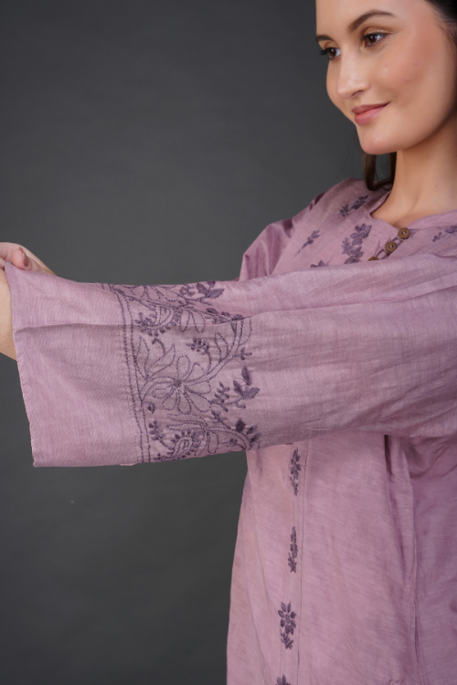 Phae Aarini Kurta In Cotton Linen With Hand Chikankari