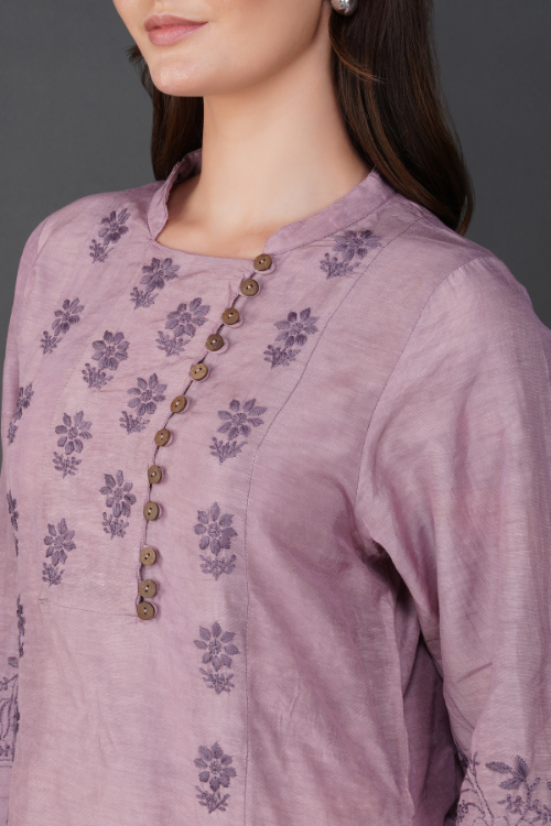 Phae Aarini Kurta In Cotton Linen With Hand Chikankari
