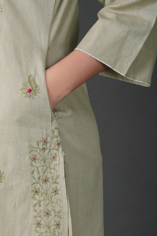Phae Ahana Cotton Linen Kurta With Hand Chikankari