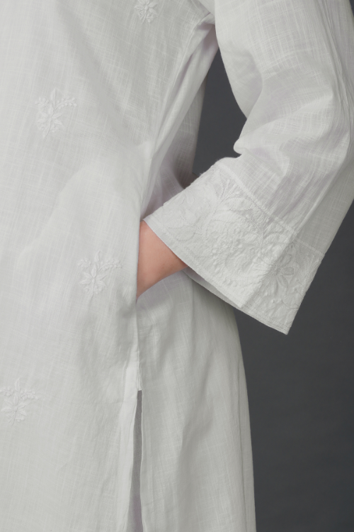 Phae Aastha Cotton Cross Hatch Kurta With Hand Chikankari
