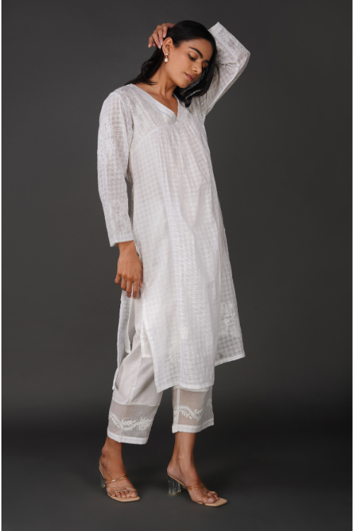 Phae Avyukt Cotton Cross Hatch  Kurta With Hand Chikankari