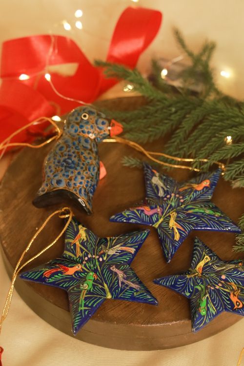 TICH  Kashmiri Art Xmas Decorations - Set Of 4 (3 Stars & 1 Penguin)