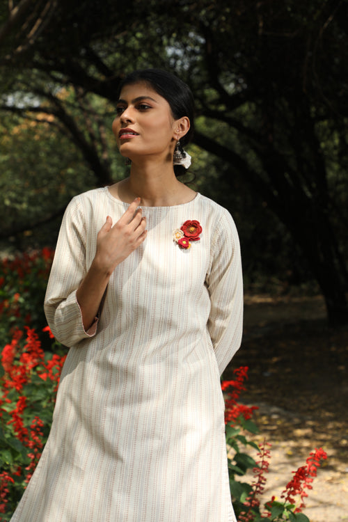 Arka Offwhite Quarter Sleeved Cotton Straight Kurta For Women Online
