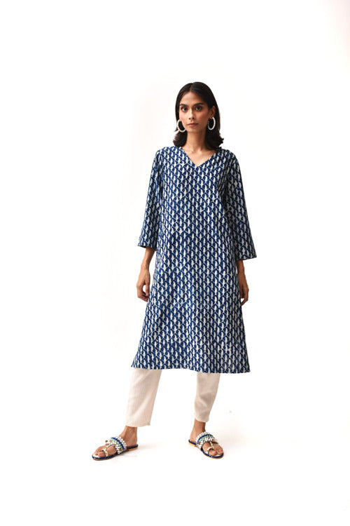 Rangsutra Indigo Three Quarter Sleeves V-Neck Kurta