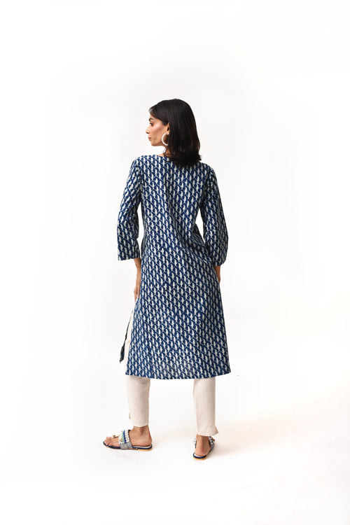 Rangsutra Indigo Three Quarter Sleeves V-Neck Kurta