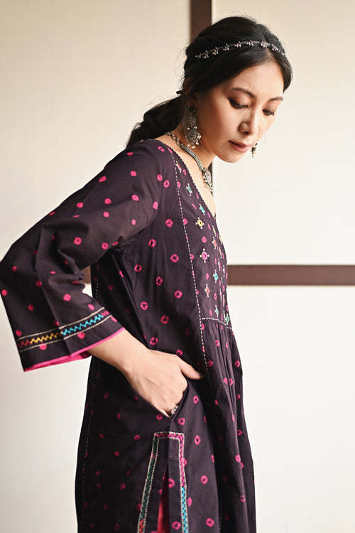 Kaanch Round Neck Embroidered Black Cotton Kurta For Women Online