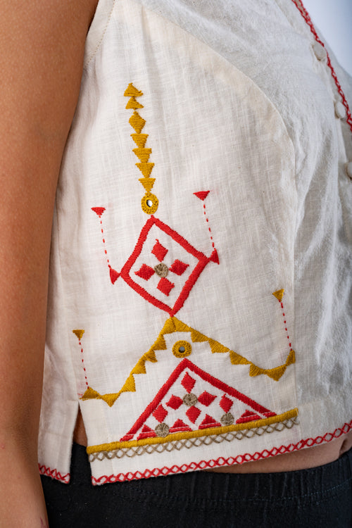 Rangsutra Shifrah Soof Embroidered Off-White Sleeveless Blouse