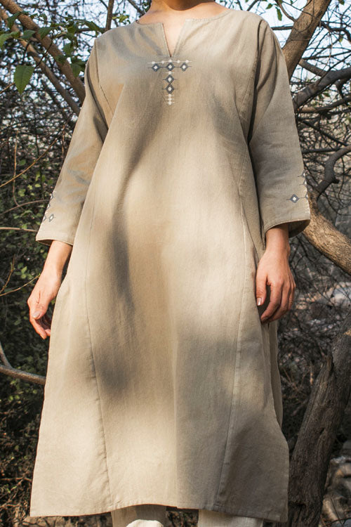 Rangsutra Akriti Beige Handwoven Extra-Weft Panelled Long Kurta