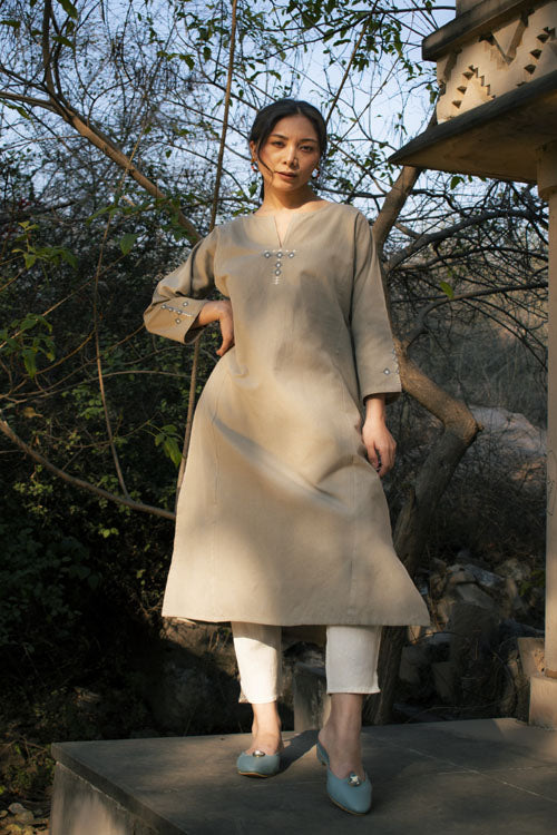 Rangsutra Akriti Beige Handwoven Extra-Weft Panelled Long Kurta