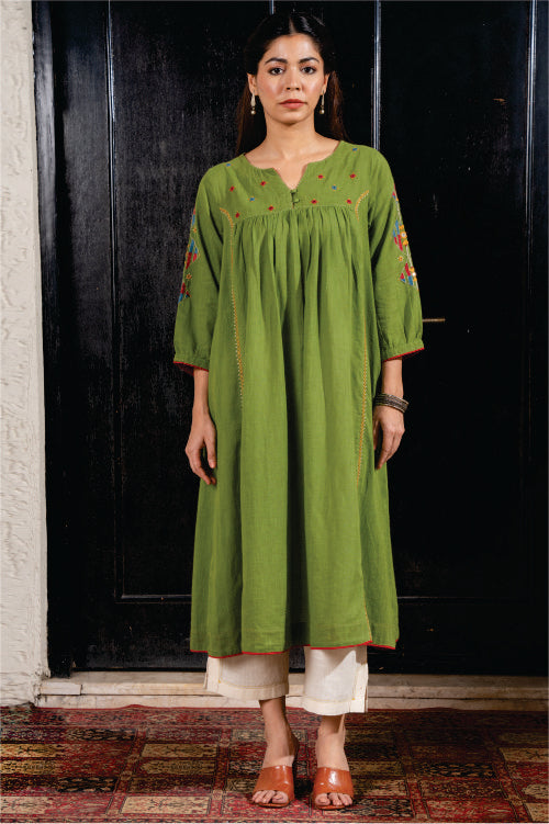 Paheli Green Front-Gather Cotton Kurta With Pakka Hand Embroidery