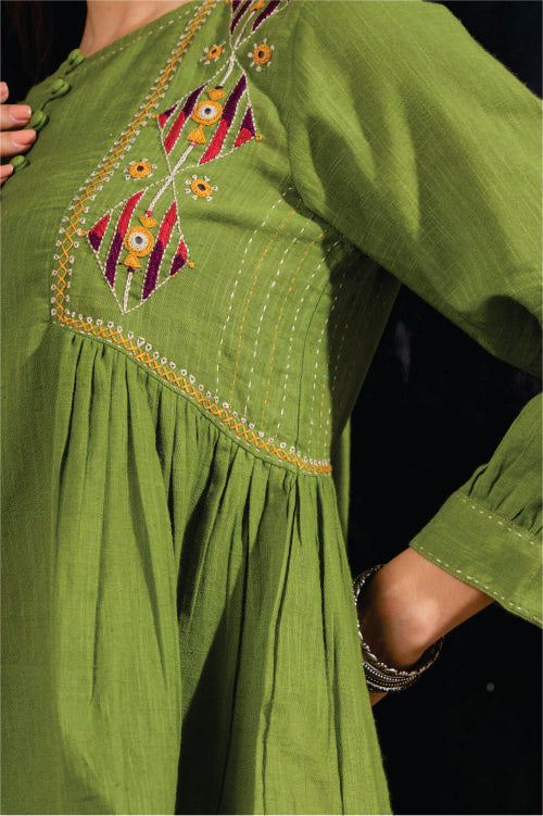 Paheli Green Side-Gather Cotton Top With Pakka Hand Embroidery