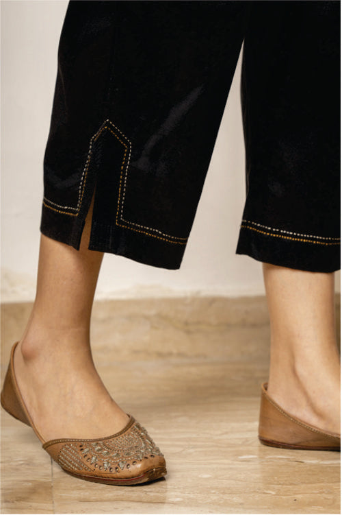 Paheli Black Straight-Fit Cotton Pant With Kantha Hand Embroidery