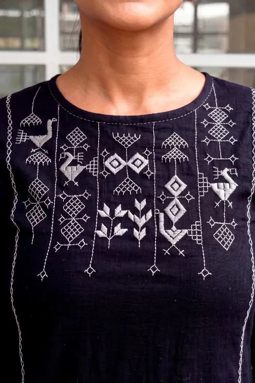 Rangsutra Bagh Cotton Round Neck Black Hand Embroidered Kurta