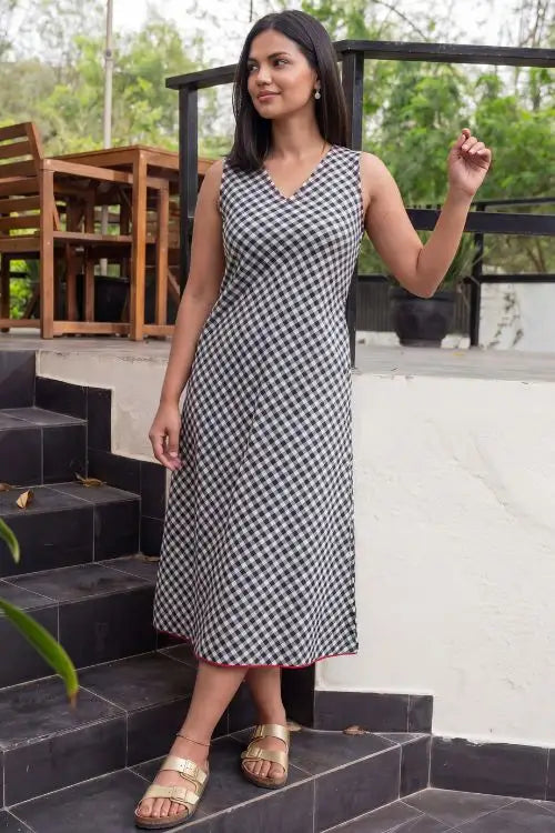 Rangsutra Dhwani Black Checked Handloom Sleeveless Cotton Dress