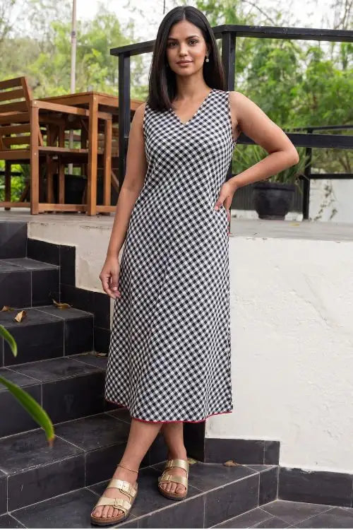 Rangsutra Dhwani Black Checked Handloom Sleeveless Cotton Dress