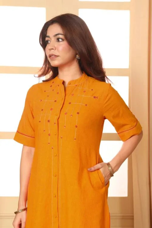 Rangsutra Aashvi Yellow Collar Mangalgiri Cotton Kurta With Soof Hand Embroidery