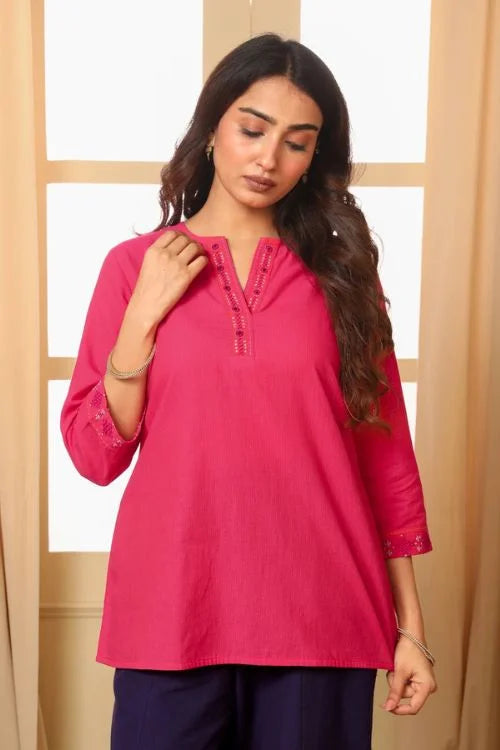 Rangsutra Aashvi Pink V-Neck Mangalgiri Cotton Top With Desert Hand Embroidery