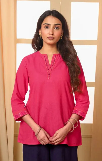 Rangsutra Aashvi Pink V-Neck Mangalgiri Cotton Top With Desert Hand Embroidery