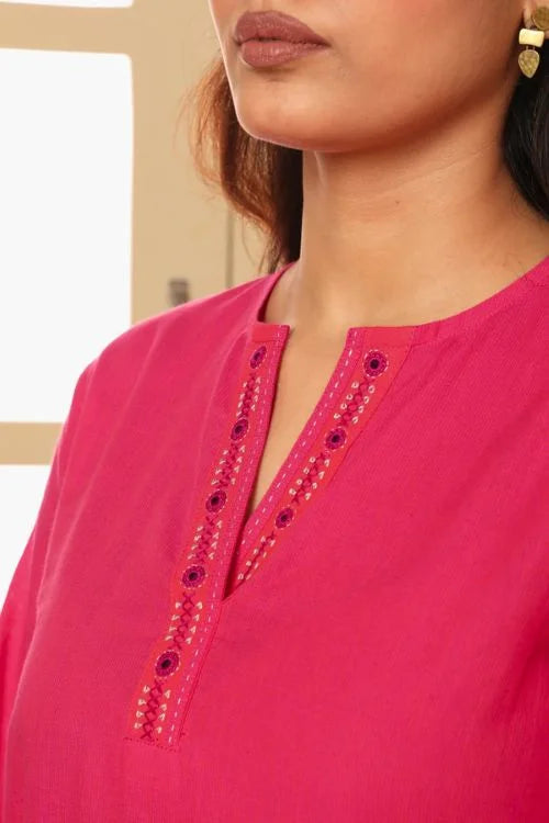 Rangsutra Aashvi Pink V-Neck Mangalgiri Cotton Top With Desert Hand Embroidery