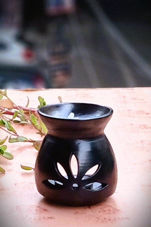 Nizamabad Black Pottery Aroma Diffuser