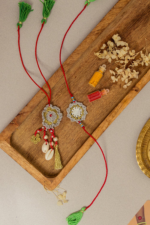 Samoolam Rakhi & Lumba Set Sagar Seepi (Set Of 2)