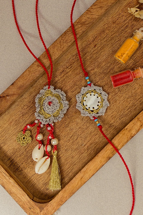 Samoolam Rakhi & Lumba Set Sagar Seepi (Set Of 2)
