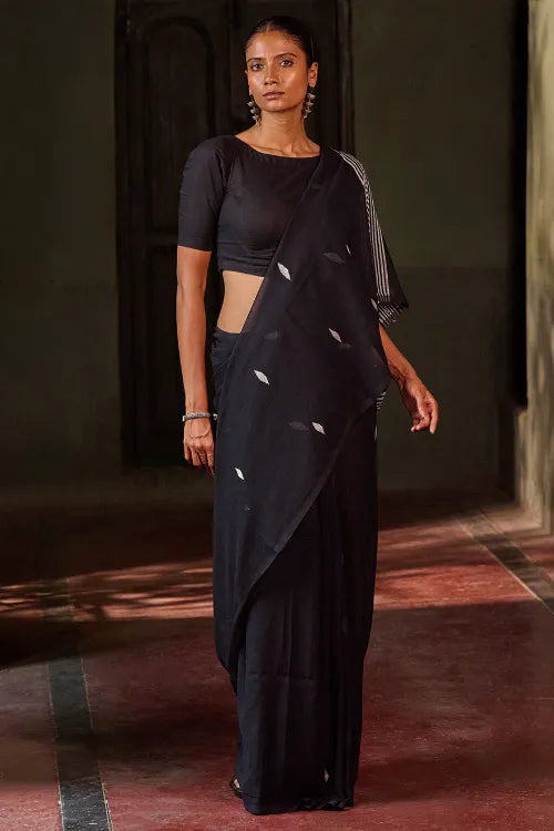 The ICH Bengal Vibes. Handwoven Jamdani Soft Mul Cotton Saree - Deep Monochrome