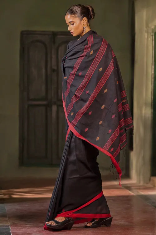 The ICH Bengal Vibes. Handwoven Jamdani Soft Mul Cotton Saree - Black And Red