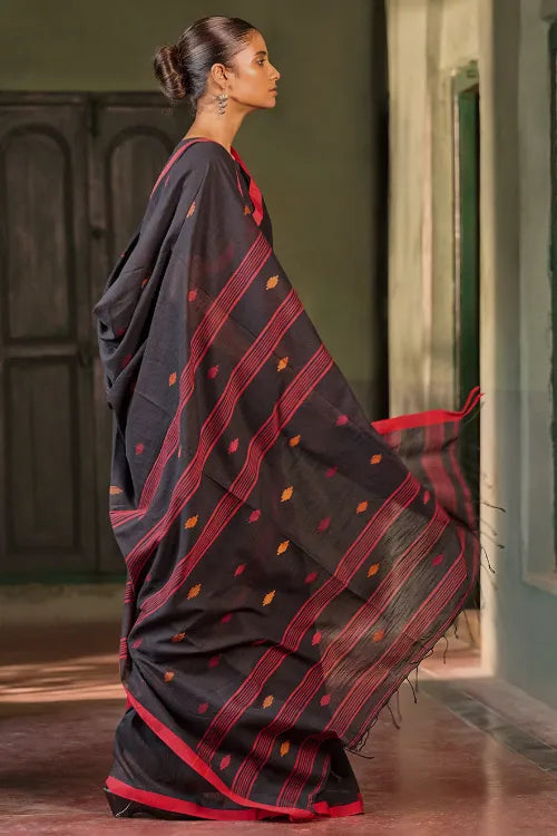 The ICH Bengal Vibes. Handwoven Jamdani Soft Mul Cotton Saree - Black And Red