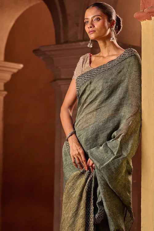 The ICH Bengal Vibes. Handwoven Linen & Kantha Border Saree - Muted Grey
