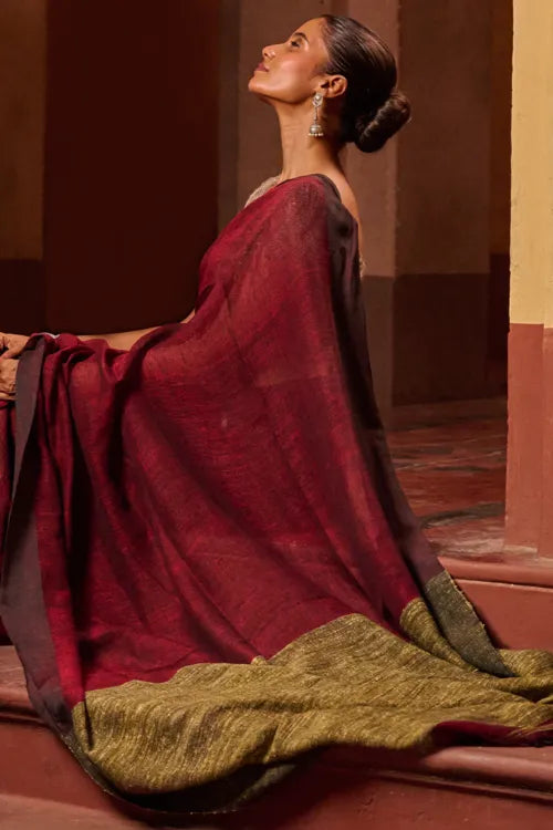 The ICH Bengal Vibes. Elegant Handwoven Patli Linen Saree - Crimson Drape