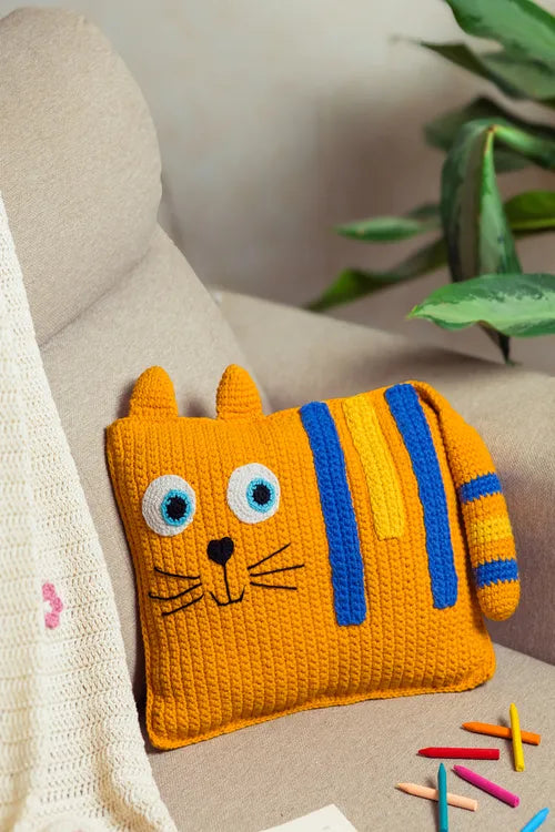 Samoolam Clever Cat Cushion