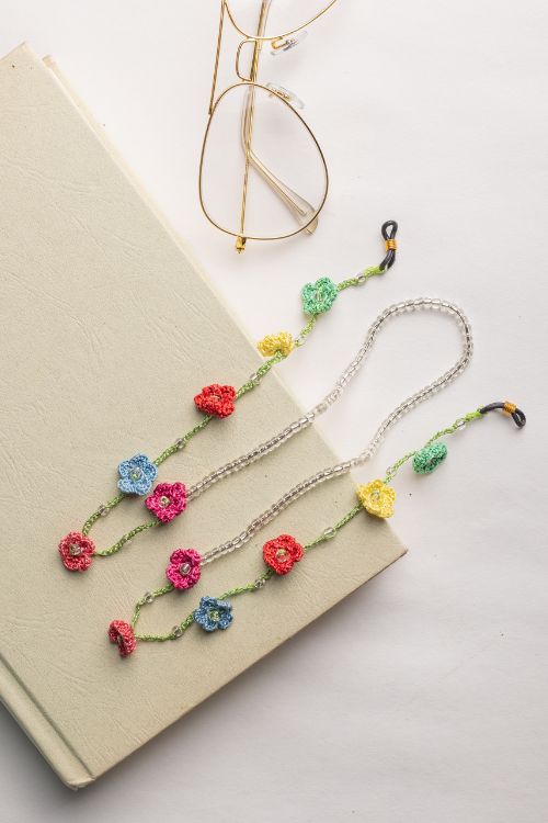 Samoolam Handmade Crochet Floral Trail Spec Chain-Multicolour