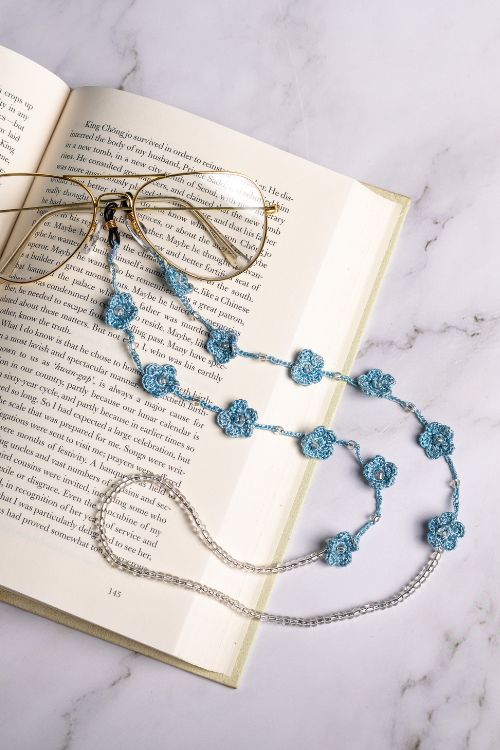Samoolam Handmade Crochet Floral Trail Spec Chain-Blue