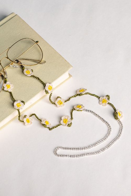 Samoolam Handmade Crochet Daisies Spec Chain-White, Green