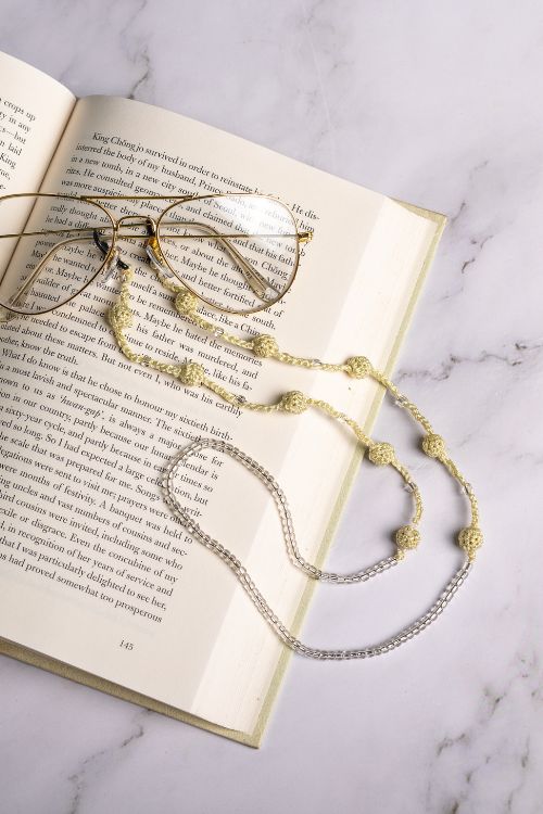 Samoolam Handmade Crochet Beaded  Spec Chain-Off White