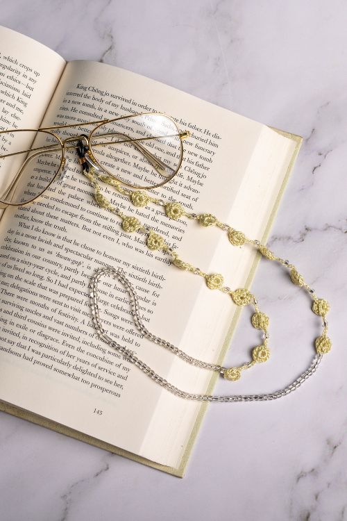 Samoolam Handmade Crochet Tikki Spec Chain-Off White