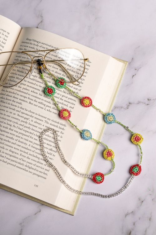 Samoolam Handmade Crochet Mandala Spec Chain-Multicolour