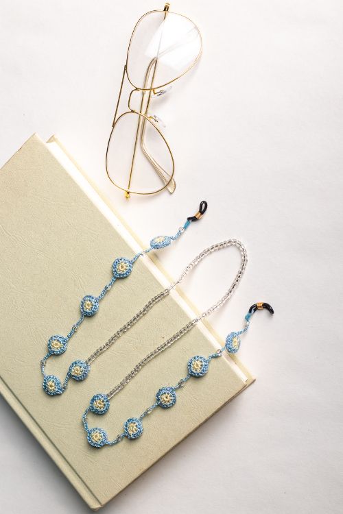 Samoolam Handmade Crochet Mandala Spec Chain-White, Blue