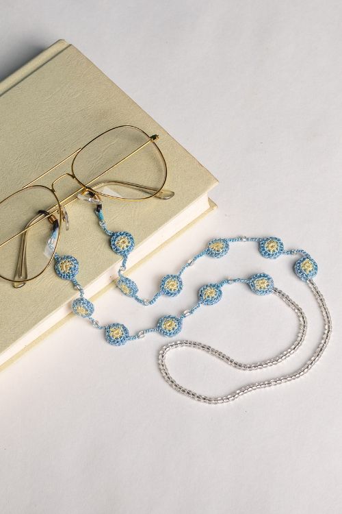 Samoolam Handmade Crochet Mandala Spec Chain-White, Blue